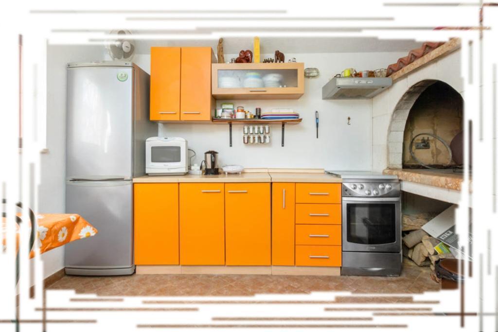 Hostel Oktarin Kastela Luaran gambar