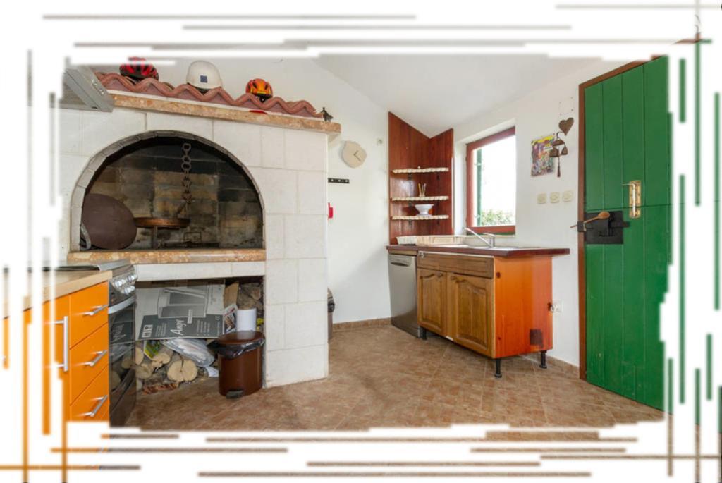 Hostel Oktarin Kastela Luaran gambar